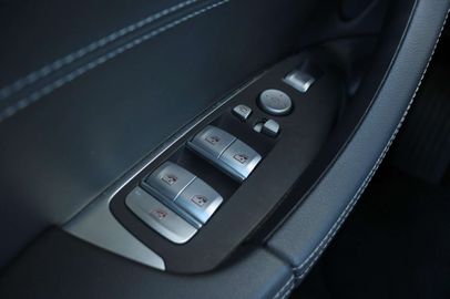 Car image 35