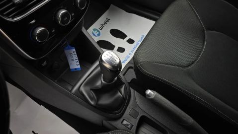 Car image 16