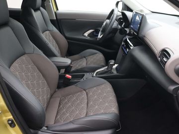 Car image 30