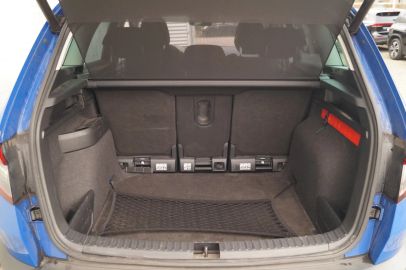 Car image 30