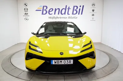 Car image 3
