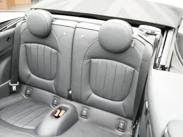 Car image 35