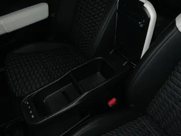 Car image 29