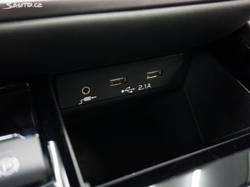 Car image 32