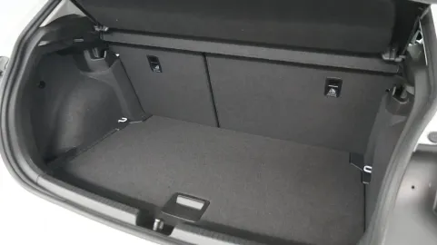 Car image 39