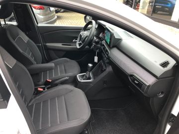 Car image 16