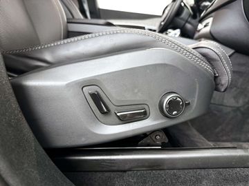 Car image 37