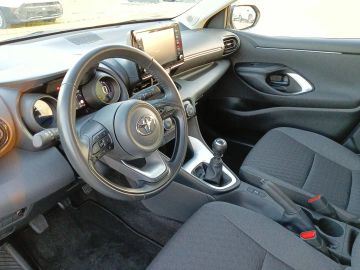 Car image 15