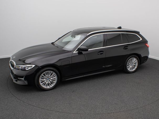 BMW 330 Touring e M Sport 215 kW image number 15