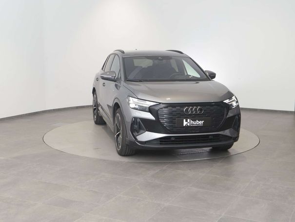 Audi Q4 55 quattro e-tron Business 195 kW image number 17