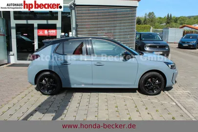 Car image 4