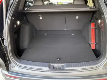 Car image 28