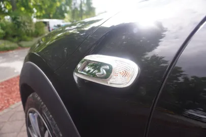 Car image 40