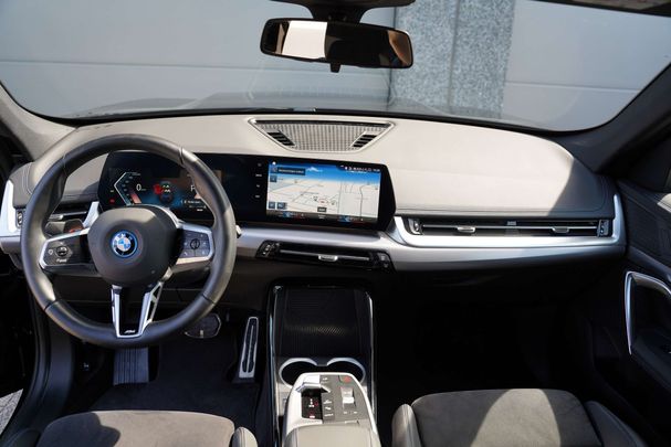 BMW iX1 xDrive30 200 kW image number 27