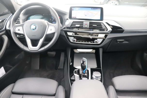 BMW iX3 210 kW image number 11