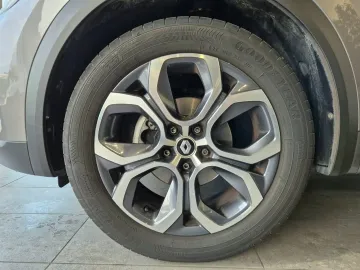 Car image 36