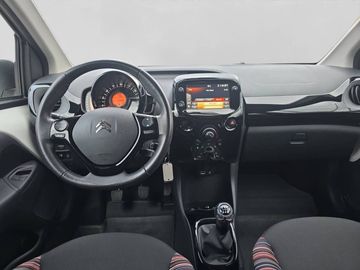 Car image 10