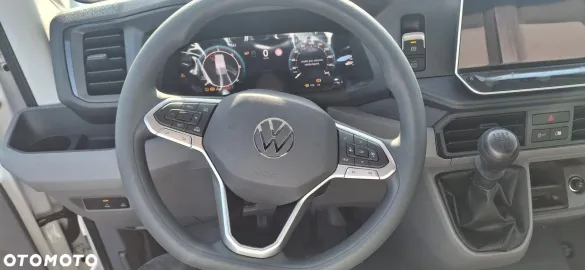 Car image 40