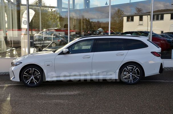 BMW 330 Touring xDrive 215 kW image number 4