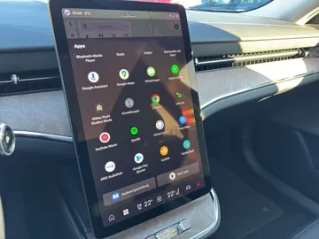 Car image 25