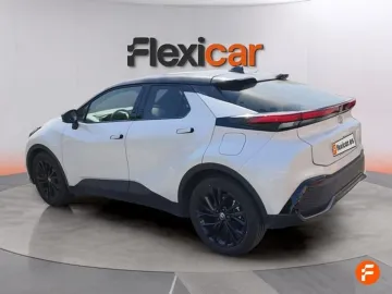 Car image 5