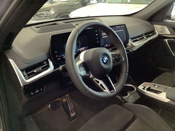 BMW iX1 xDrive M Sport 200 kW image number 9