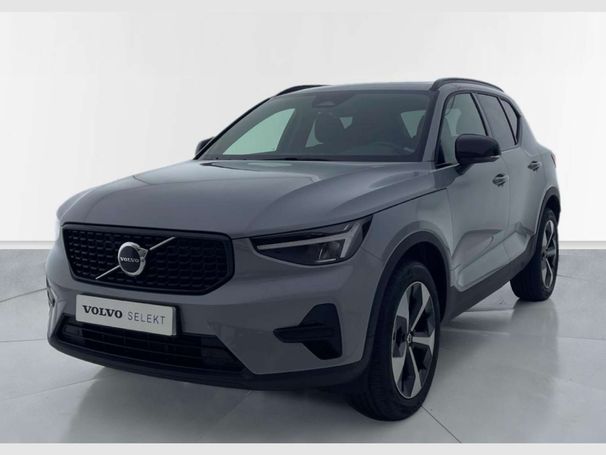 Volvo XC40 B3 Plus Dark 120 kW image number 1