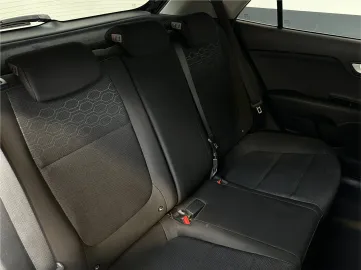 Car image 33