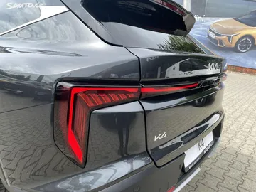 Car image 32