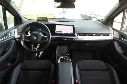 Car image 29