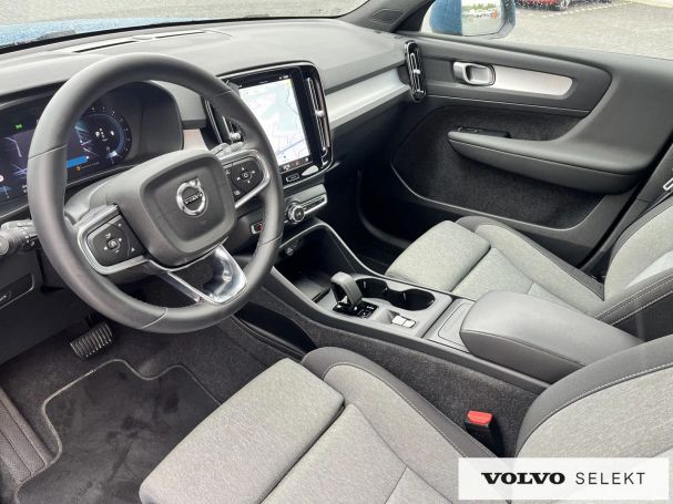 Volvo XC40 B3 Core 120 kW image number 9