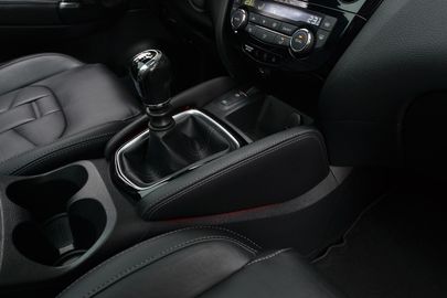 Car image 35