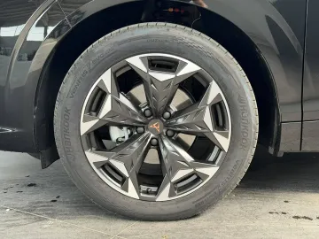 Car image 35