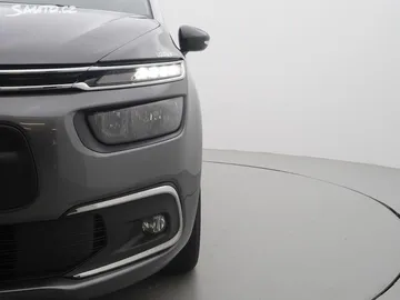 Car image 31