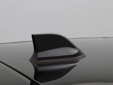 Car image 40