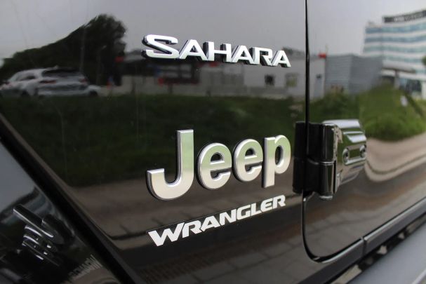 Jeep Wrangler Unlimited Sahara 200 kW image number 13