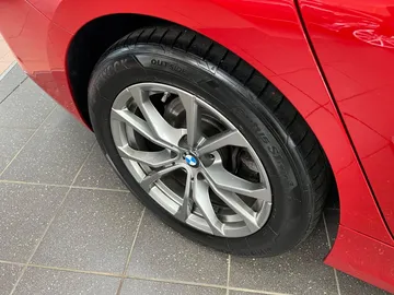Car image 29