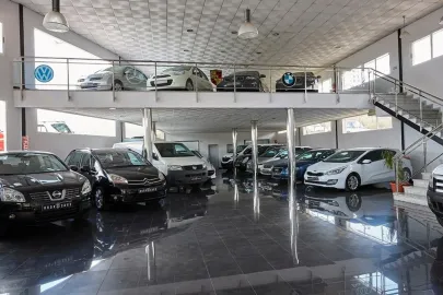 Car image 17