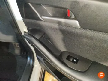 Car image 40