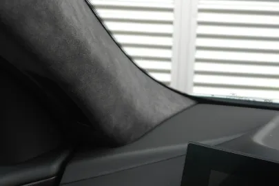 Car image 35