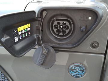 Car image 24