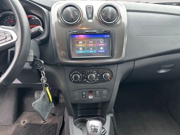 Car image 14