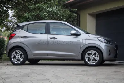 Car image 5