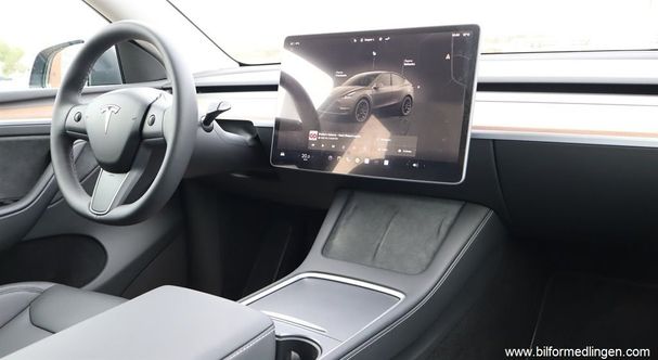 Tesla Model Y Performance AWD 393 kW image number 9