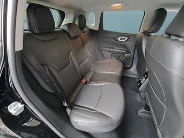 Car image 44