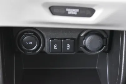 Car image 22