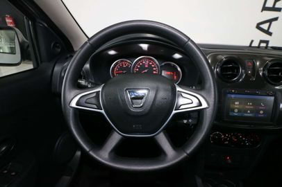 Car image 24