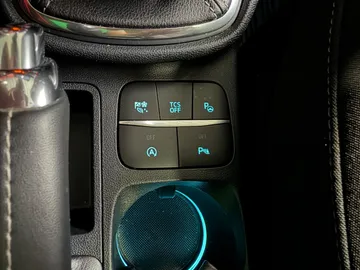Car image 32