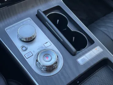 Car image 33