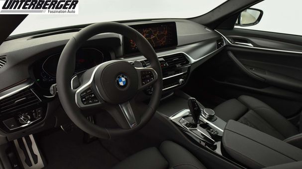 BMW 520d Touring xDrive 140 kW image number 15